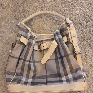 Burberry Large Horseferry Bucket Bag NWOT + Matching Wallet